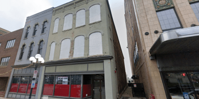 Fachada de 210 North St. Bloomington, IL.