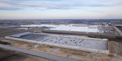 toma aerea de la planta de Rivian en Normal.