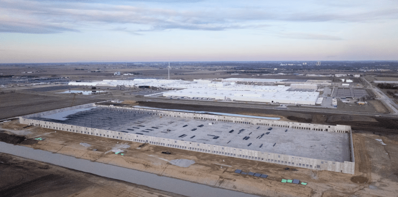 toma aerea de la planta de Rivian en Normal.