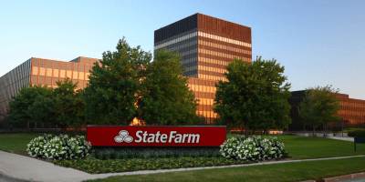 Fachada del edificio principal de State Farm en Bloomington.