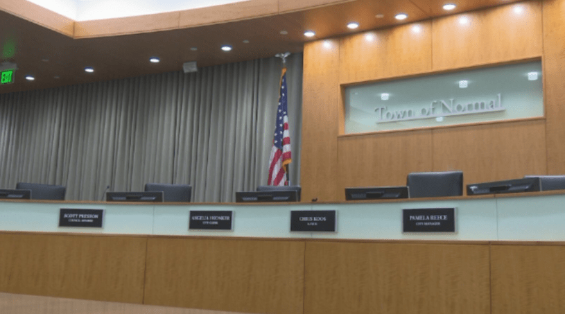 Sala del Concejo Municipal de Normal