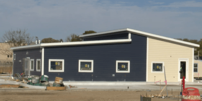 Salón comunitario de The Bridge.