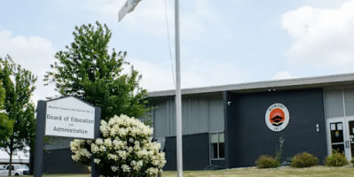 Entrada principal de la oficina de Unit 5.